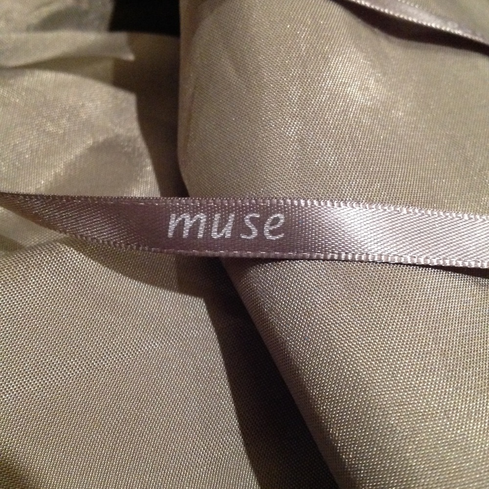 ✨MUSE Olive Green Silk Halter Dress 👗 - Picture 5 of 7